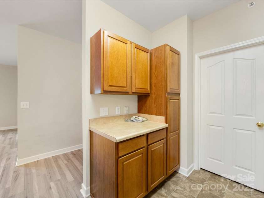 10650 Hill Point Court, Charlotte, NC 28262.  MLS# CAR4277696, YatesRealty ID 24676. Kitchen