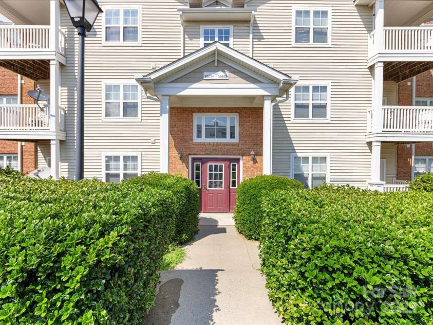10650 Hill Point Court, Charlotte, NC 28262.  MLS# CAR4277696, YatesRealty ID 24676. Main entry