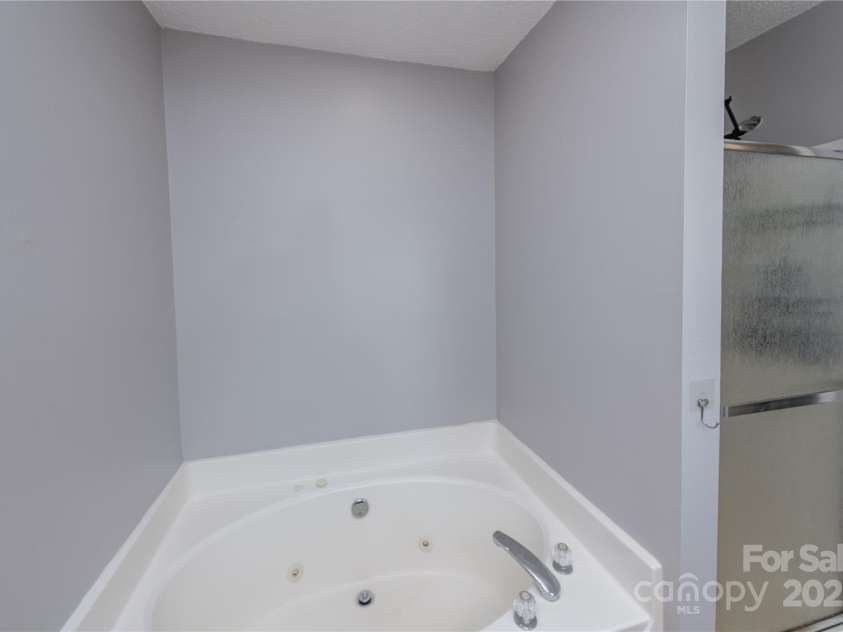 2085 Chapel Creek Road, Concord, NC 28025.  MLS# CAR4276442, YatesRealty ID 24677. 