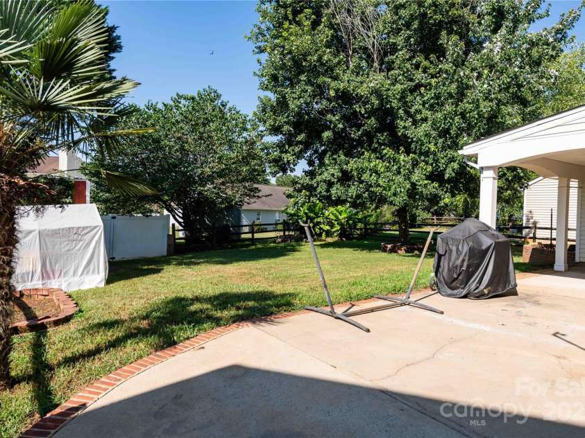 2085 Chapel Creek Road, Concord, NC 28025.  MLS# CAR4276442, YatesRealty ID 24677. 