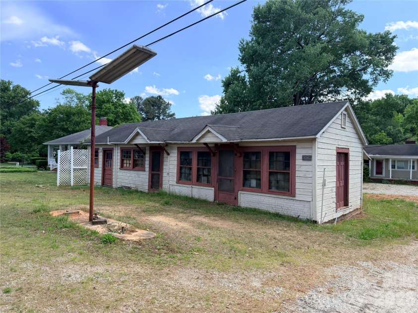 2675 Long Ferry Road, Salisbury, NC 28146.  MLS# CAR4385378, YatesRealty ID 24677. 