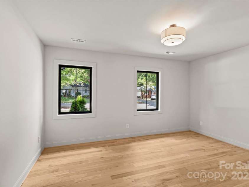 2525 Lumina Avenue, Charlotte, NC 28208.  MLS# CAR4278453, YatesRealty ID 24678. 