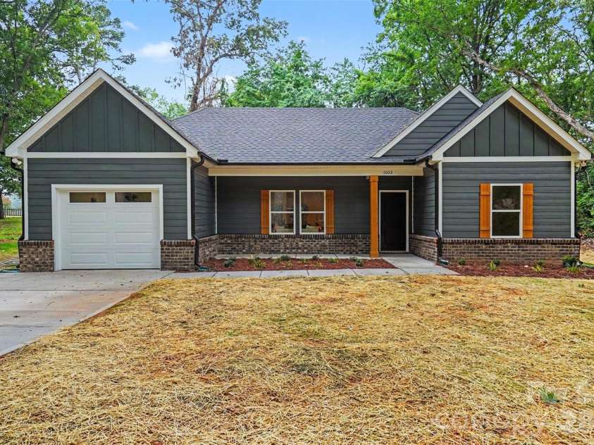 1002 Kingswood Drive, Monroe, NC 28112.  MLS# CAR4385415, YatesRealty ID 24679. 