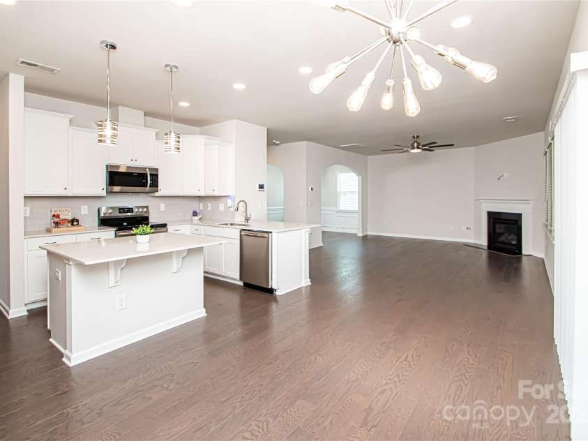 17718 Terryglass Lane, Charlotte, NC 28278.  MLS# CAR4274833, YatesRealty ID 24679. New light fixtures in kitchen and breakfast area.
