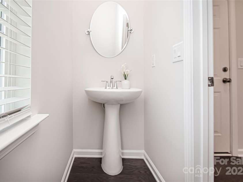 17718 Terryglass Lane, Charlotte, NC 28278.  MLS# CAR4274833, YatesRealty ID 24679. Powder room on main level