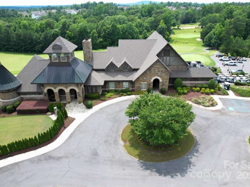 17718 Terryglass Lane, Charlotte, NC 28278.  MLS# CAR4274833, YatesRealty ID 24679. The Palisades has the most beautiful amenities including golf and this stunning golf club house.  Additional membership required.