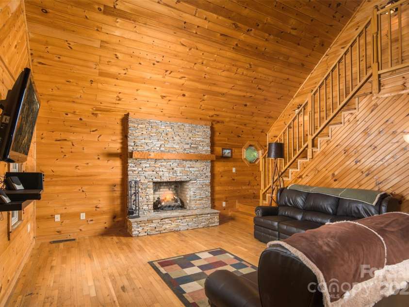 3443 Valley Drive, Lenoir, NC 28645.  MLS# CAR4283336, YatesRealty ID 2468. 