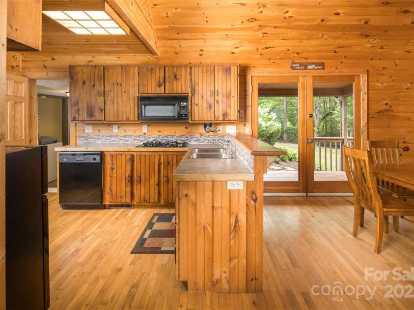 3443 Valley Drive, Lenoir, NC 28645.  MLS# CAR4283336, YatesRealty ID 2468. 