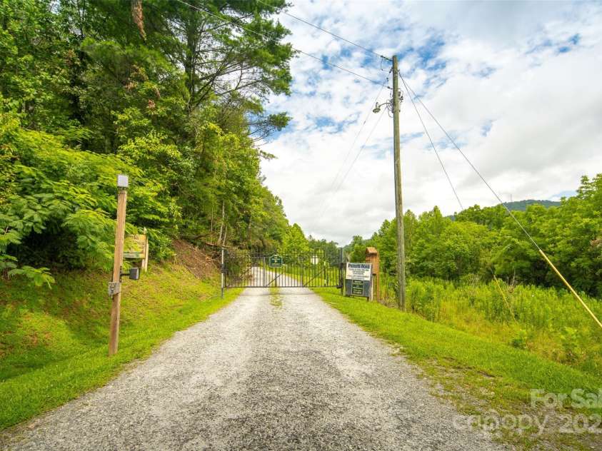 3443 Valley Drive, Lenoir, NC 28645.  MLS# CAR4283336, YatesRealty ID 2468. 