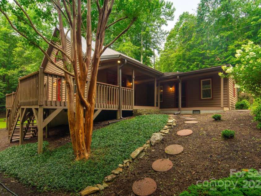 3443 Valley Drive, Lenoir, NC 28645.  MLS# CAR4283336, YatesRealty ID 2468. 