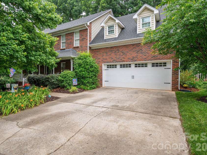 1228 Plantation Trail, Gastonia, NC 28056.  MLS# CAR4385430, YatesRealty ID 24681. 