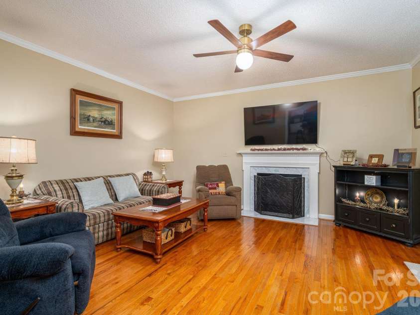 1228 Plantation Trail, Gastonia, NC 28056.  MLS# CAR4385430, YatesRealty ID 24681. 