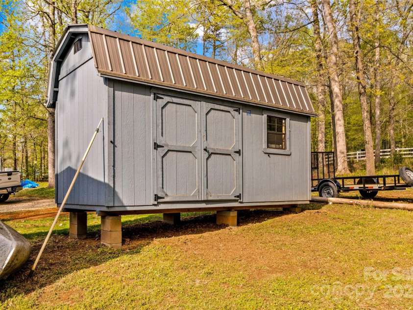 570 Lake Drive 9 Drive, Lexington, NC 27292.  MLS# CAR4278863, YatesRealty ID 24681. 