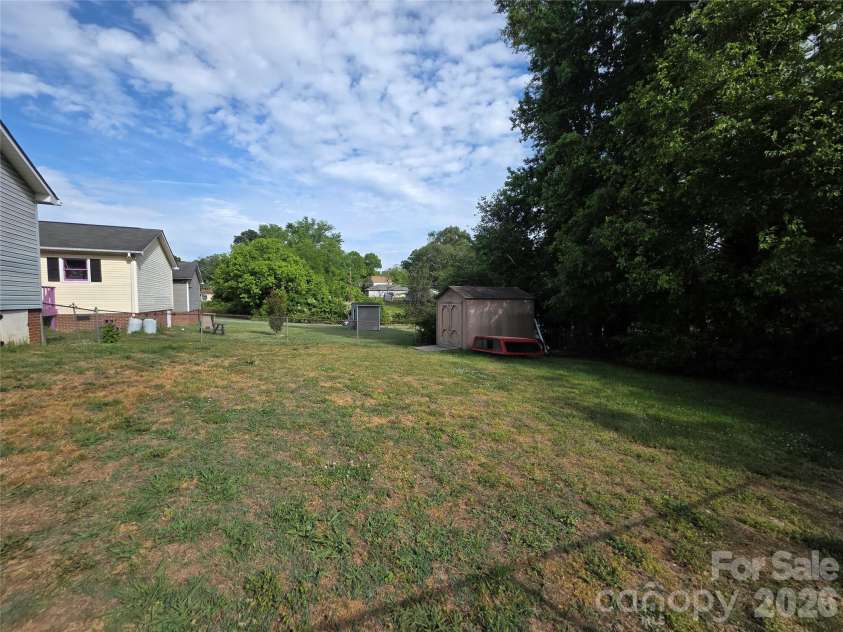 220 Alabama Avenue, Bessemer City, NC 28016.  MLS# CAR4363269, YatesRealty ID 24682. 