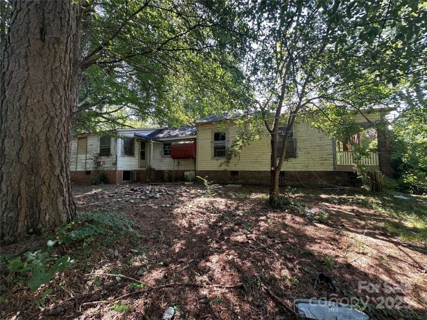301 Weant Street, Salisbury, NC 28144.  MLS# CAR4279321, YatesRealty ID 24683. 