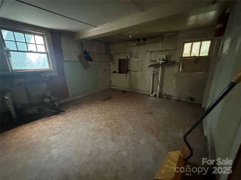 301 Weant Street, Salisbury, NC 28144.  MLS# CAR4279321, YatesRealty ID 24683. 
