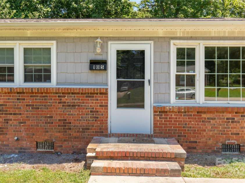 105 Autumn Place, York, SC 29745.  MLS# CAR4279250, YatesRealty ID 24684. 