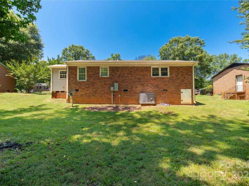 105 Autumn Place, York, SC 29745.  MLS# CAR4279250, YatesRealty ID 24684. 