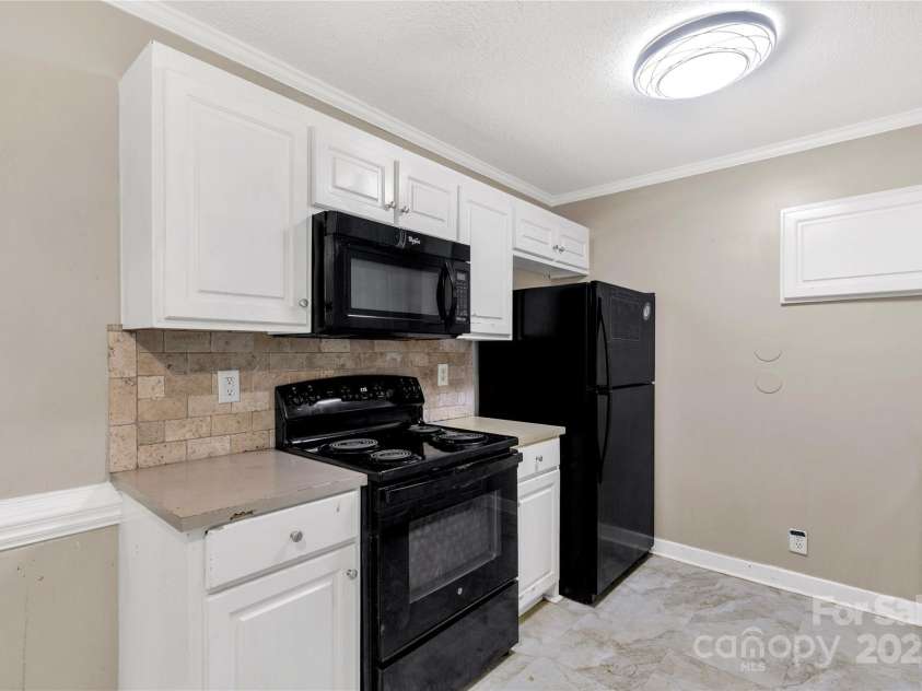 105 Autumn Place, York, SC 29745.  MLS# CAR4279250, YatesRealty ID 24684. 