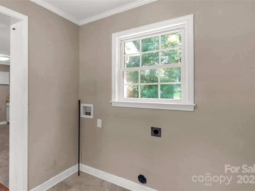 105 Autumn Place, York, SC 29745.  MLS# CAR4279250, YatesRealty ID 24684. 