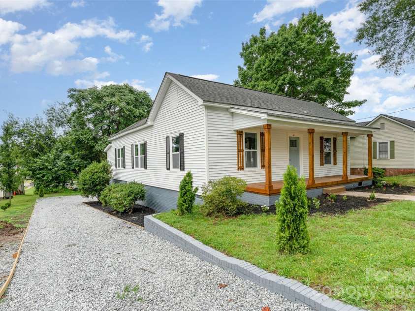 617 Juniper Avenue, Kannapolis, NC 28081.  MLS# CAR4278618, YatesRealty ID 24685. 