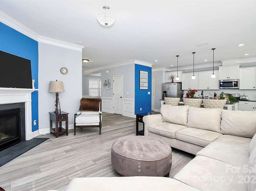 9014 Cantrell Way, Huntersville, NC 28078.  MLS# CAR4279357, YatesRealty ID 24686. 