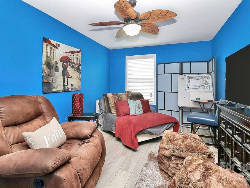 9014 Cantrell Way, Huntersville, NC 28078.  MLS# CAR4279357, YatesRealty ID 24686. 