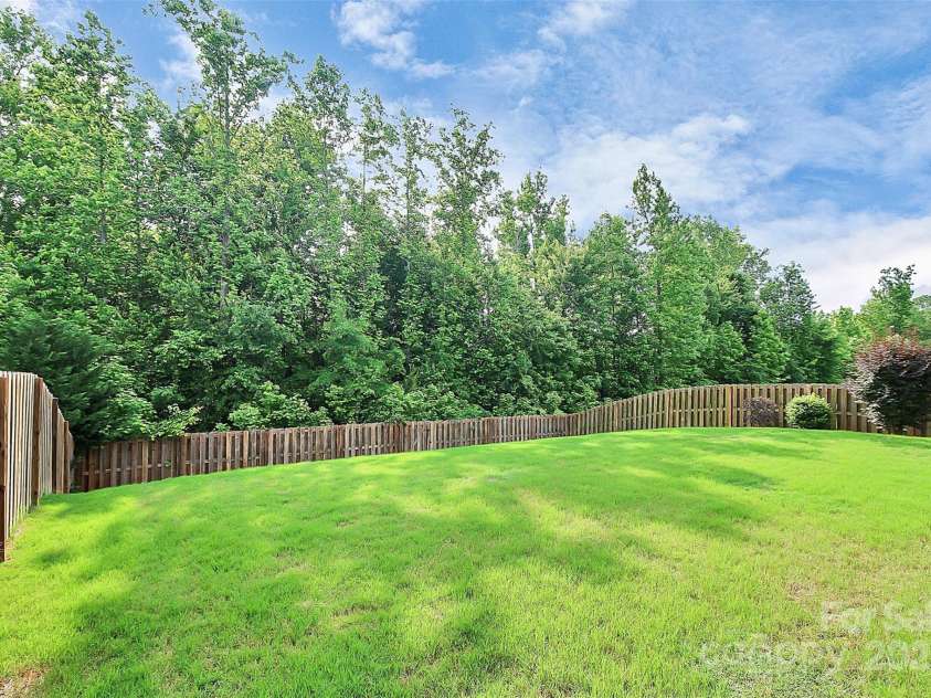 9014 Cantrell Way, Huntersville, NC 28078.  MLS# CAR4279357, YatesRealty ID 24686. 