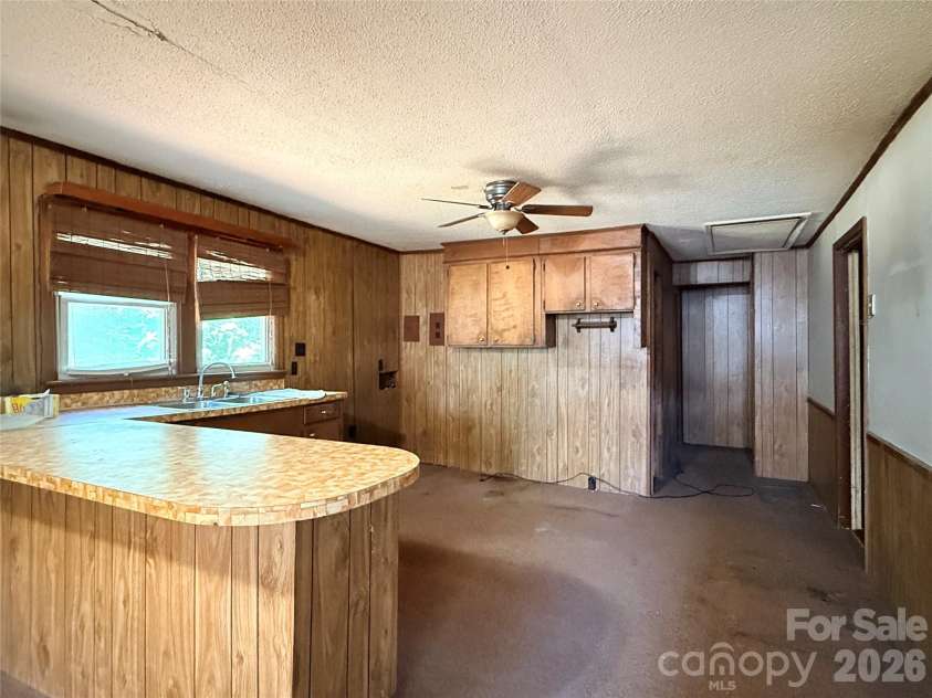 121 Travis Lane, Lancaster, SC 29720.  MLS# CAR4379675, YatesRealty ID 24689. 