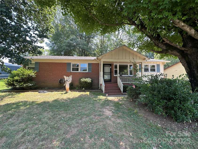 801 Tryon Street, Shelby, NC 28150.  MLS# CAR4279241, YatesRealty ID 24689. 