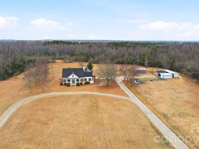 1004 Four Mile Loop, Cheraw, SC 29520.  MLS# CAR4332573, YatesRealty ID 2469. Look at all that land!