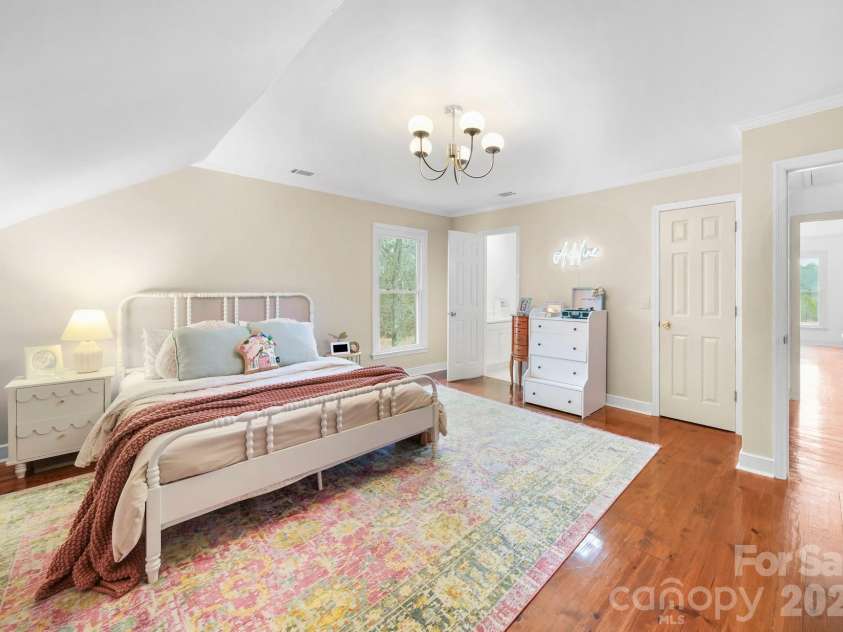 1004 Four Mile Loop, Cheraw, SC 29520.  MLS# CAR4332573, YatesRealty ID 2469. Upstairs Bedroom with  Bathroom