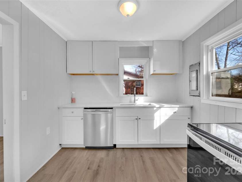 611 Clarinda Street, Rock Hill, SC 29730.  MLS# CAR4213130, YatesRealty ID 2469. 