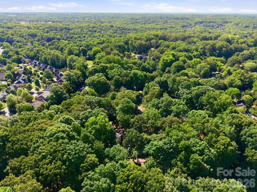 405 Leighton Court, Matthews, NC 28105.  MLS# CAR4376278, YatesRealty ID 24690. 