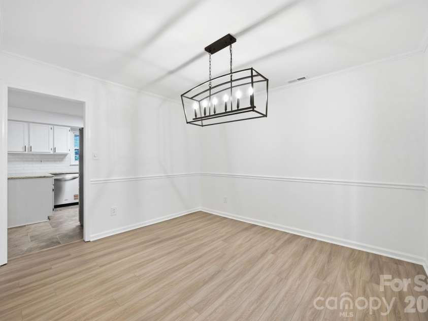 405 Leighton Court, Matthews, NC 28105.  MLS# CAR4376278, YatesRealty ID 24690. 