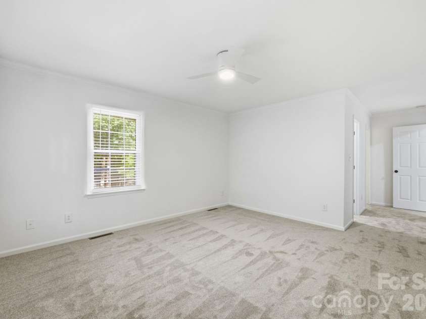 405 Leighton Court, Matthews, NC 28105.  MLS# CAR4376278, YatesRealty ID 24690. 