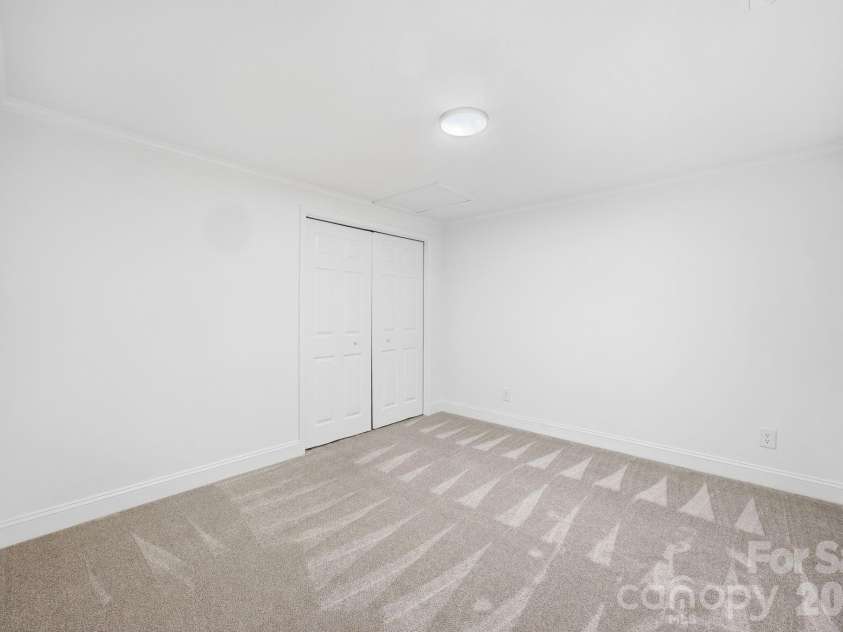 405 Leighton Court, Matthews, NC 28105.  MLS# CAR4376278, YatesRealty ID 24690. 