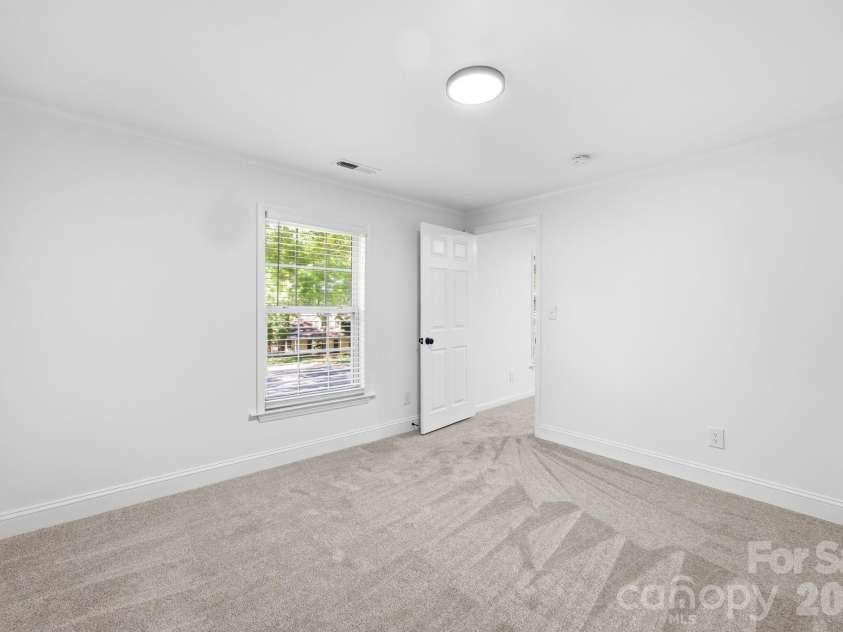 405 Leighton Court, Matthews, NC 28105.  MLS# CAR4376278, YatesRealty ID 24690. 