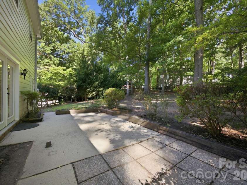405 Leighton Court, Matthews, NC 28105.  MLS# CAR4376278, YatesRealty ID 24690. 