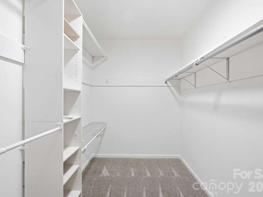 405 Leighton Court, Matthews, NC 28105.  MLS# CAR4376278, YatesRealty ID 24690. Large Walk-In Closet