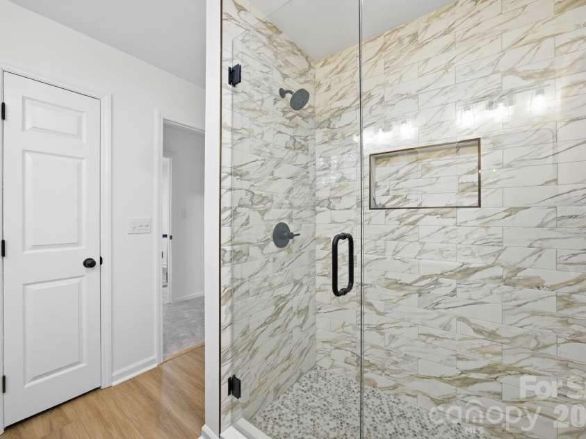 405 Leighton Court, Matthews, NC 28105.  MLS# CAR4376278, YatesRealty ID 24690. Primary Bath Updated