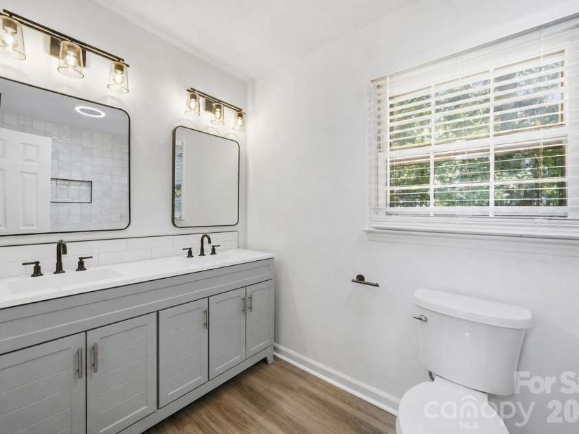 405 Leighton Court, Matthews, NC 28105.  MLS# CAR4376278, YatesRealty ID 24690. Updated 2nd Full Bath