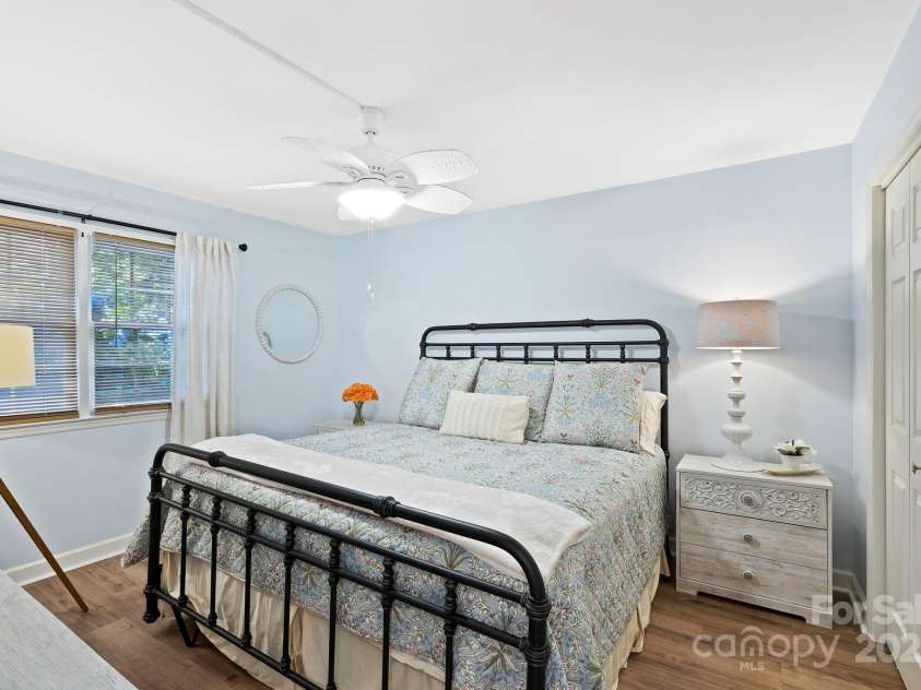 28 Toxaway Point, Lake Toxaway, NC 28747.  MLS# CAR4276369, YatesRealty ID 24691. Guest Bedroom