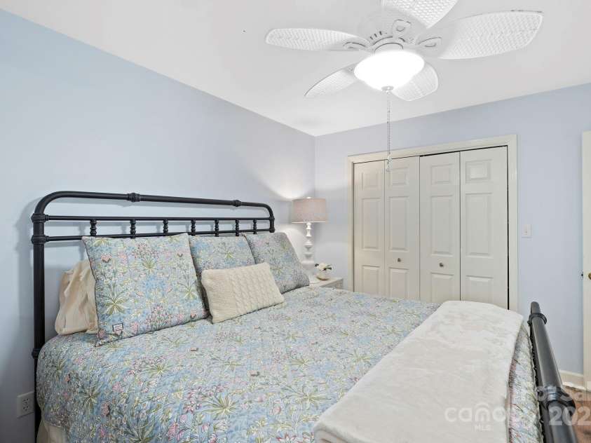 28 Toxaway Point, Lake Toxaway, NC 28747.  MLS# CAR4276369, YatesRealty ID 24691. Guest Bedroom