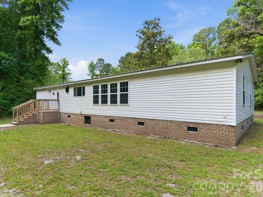 481 Harrell Road, Burgaw, NC 28425.  MLS# CAR4385459, YatesRealty ID 24692. 