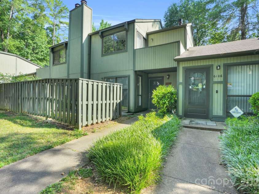 6104 Bent Tree Court, Charlotte, NC 28212.  MLS# CAR4275290, YatesRealty ID 24692. 