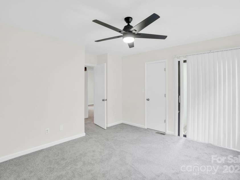 6104 Bent Tree Court, Charlotte, NC 28212.  MLS# CAR4275290, YatesRealty ID 24692. 