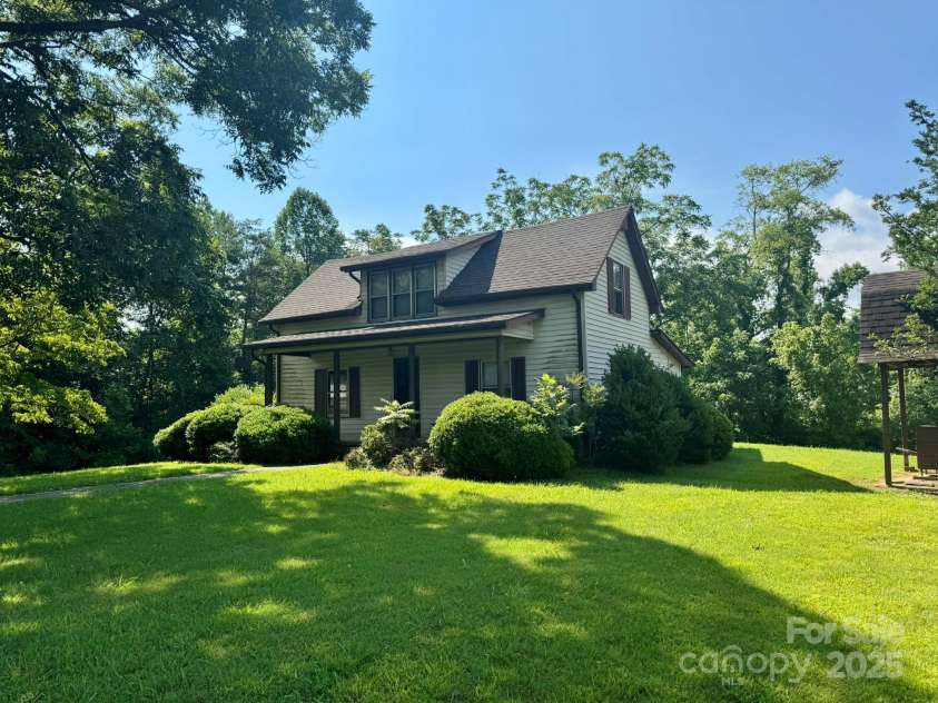 2852 Old Highway 60 Road, Wilkesboro, NC 28697.  MLS# CAR4279426, YatesRealty ID 24693. 