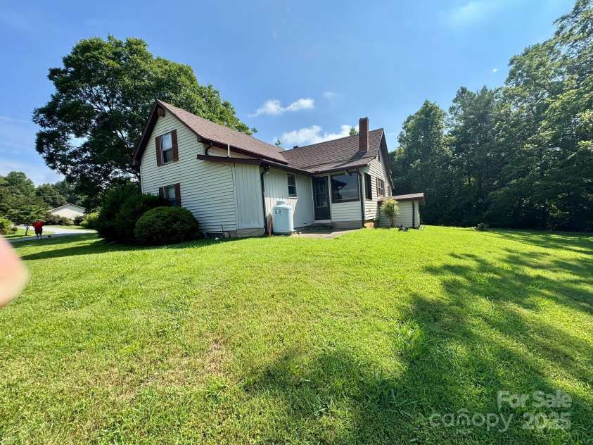 2852 Old Highway 60 Road, Wilkesboro, NC 28697.  MLS# CAR4279426, YatesRealty ID 24693. 