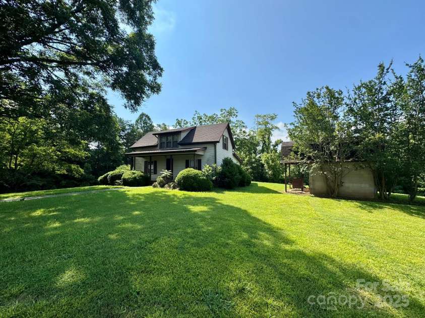 2852 Old Highway 60 Road, Wilkesboro, NC 28697.  MLS# CAR4279426, YatesRealty ID 24693. 